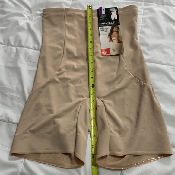 Miracle suit - Picture 9 of 9